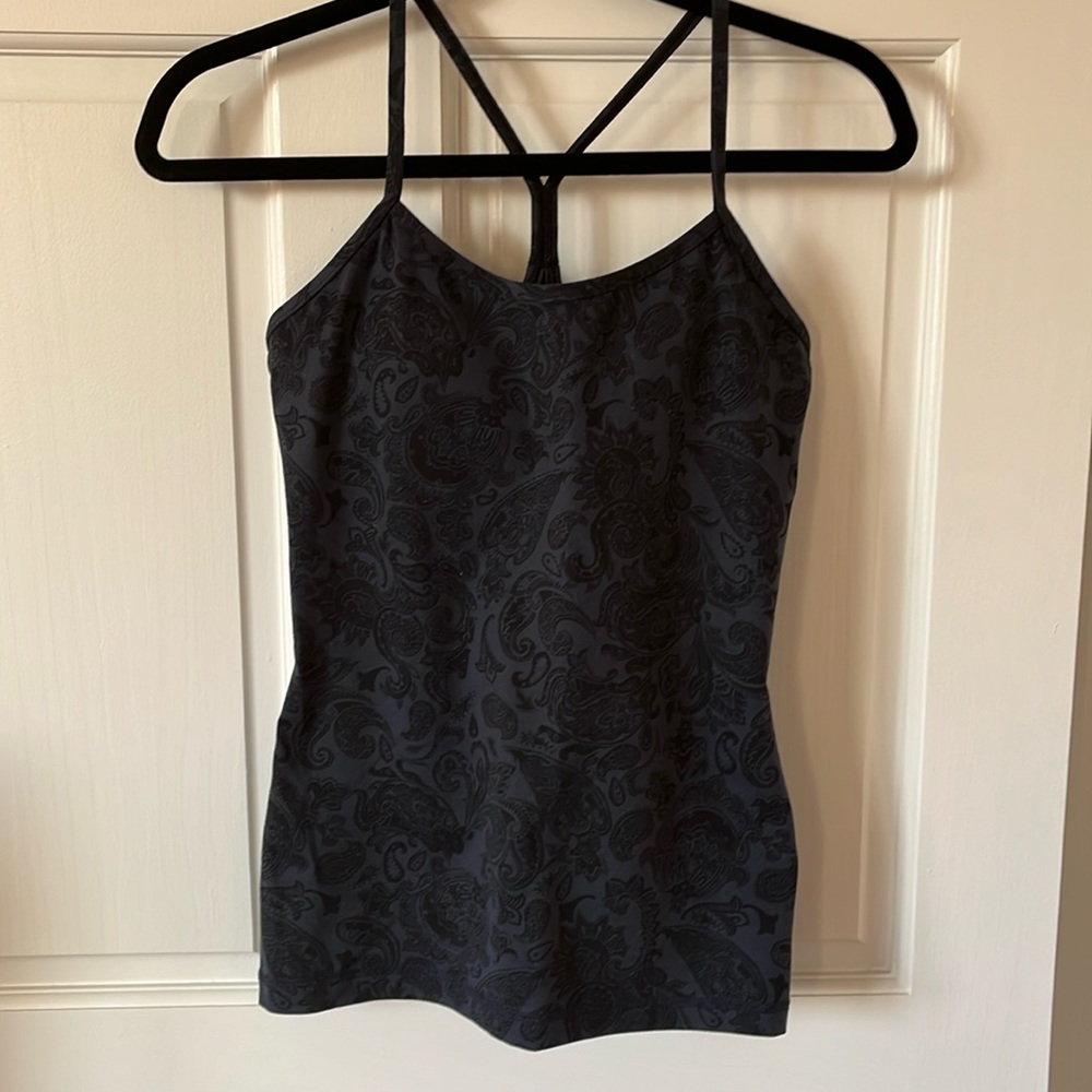 Lululemon Power Y Tank Luon Light size 6. Inkwell/black